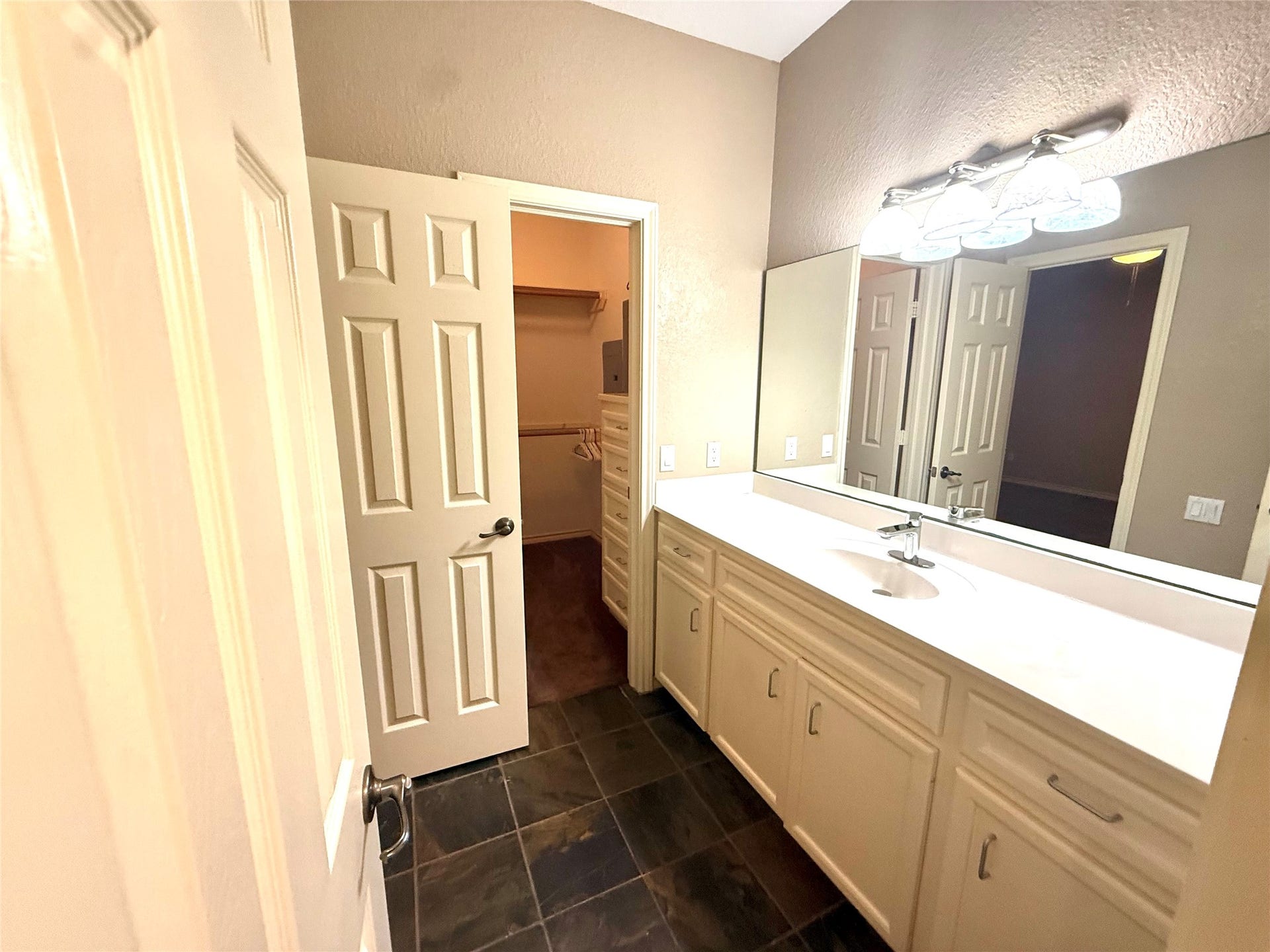 3040 Bayshore Drive, #3, Bacliff, TX 77518 3040 Bayshore Drive, #3, Bacliff, TX 77518