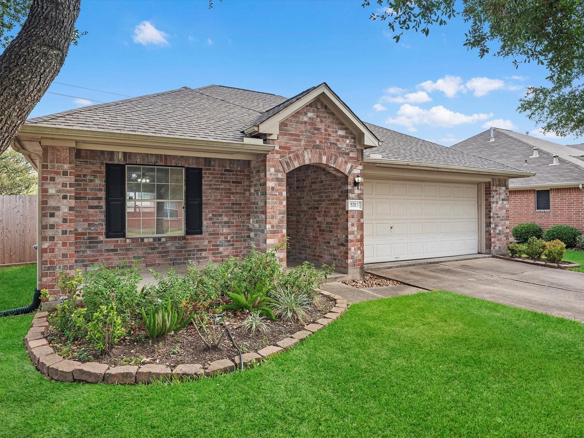 5313 Caprock Drive, Pearland, TX 77584
