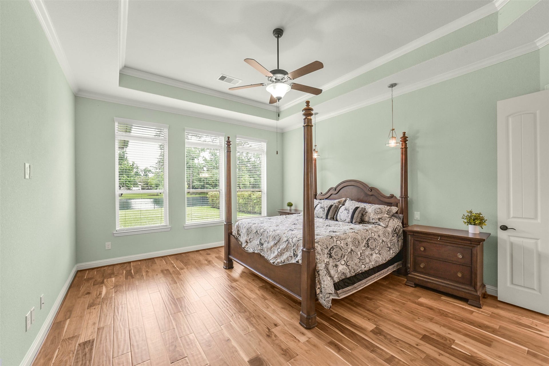 21011 Atascocita Point Drive, Humble, TX 77346 Primary suite with coffered styled ceiling