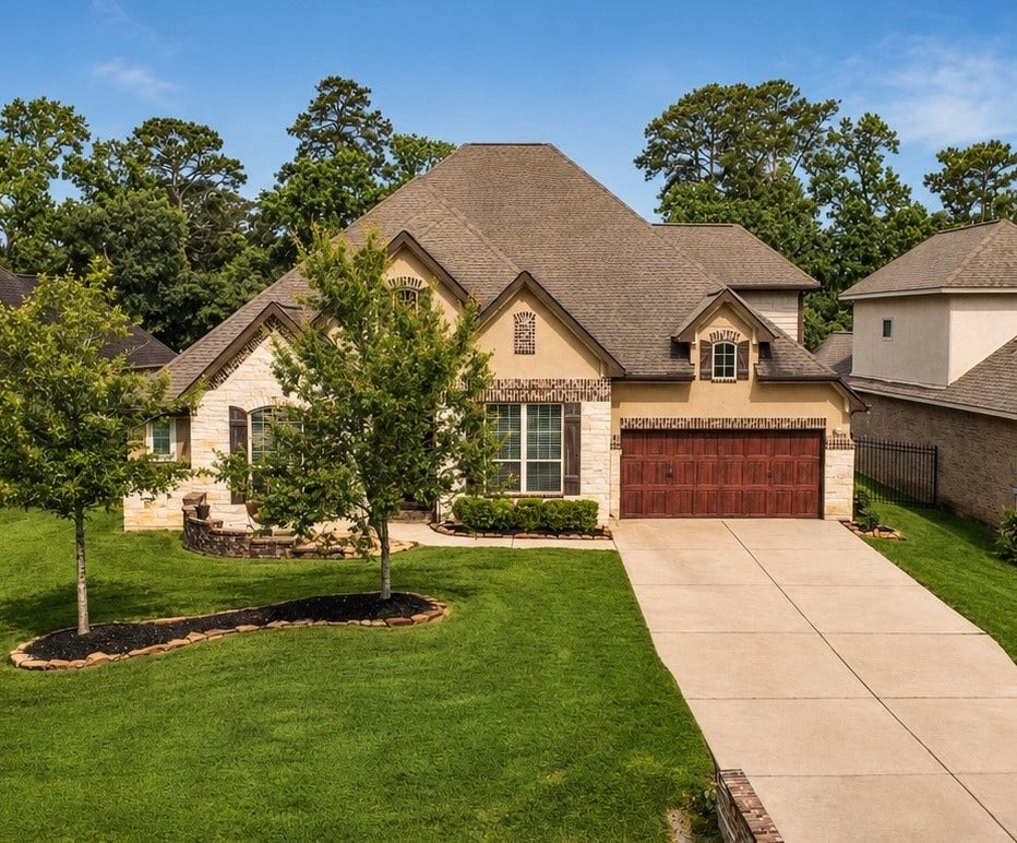 21011 Atascocita Point Drive, Humble, TX 77346 Home sits on half an acre. Long double driveway.