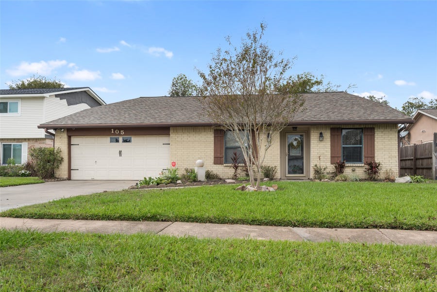 Property photo for 105 Sweetgum Street, League City, TX