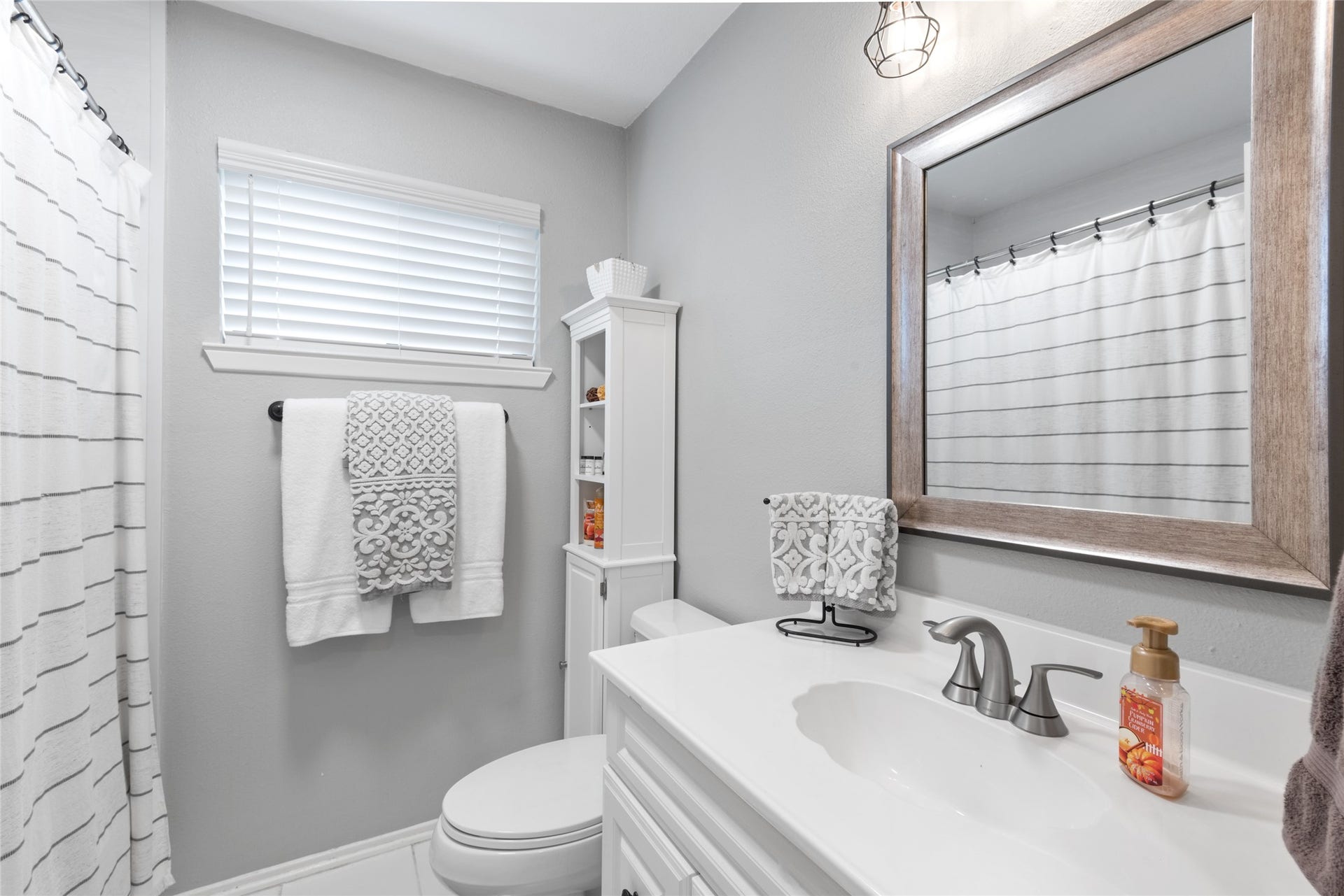 105 Sweetgum Street, League City, TX 77573 105 Sweetgum Street, League City, TX 77573