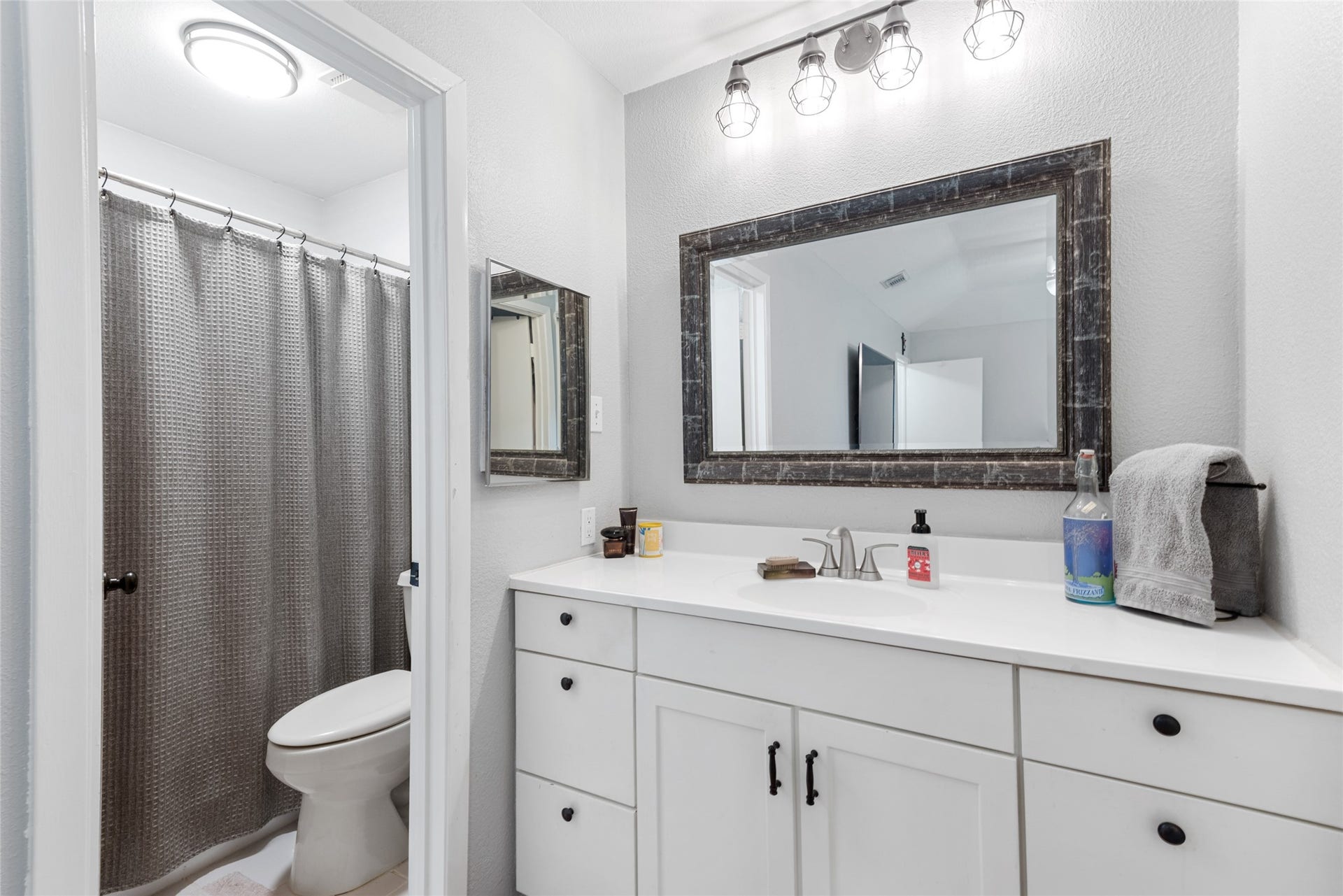 105 Sweetgum Street, League City, TX 77573 105 Sweetgum Street, League City, TX 77573