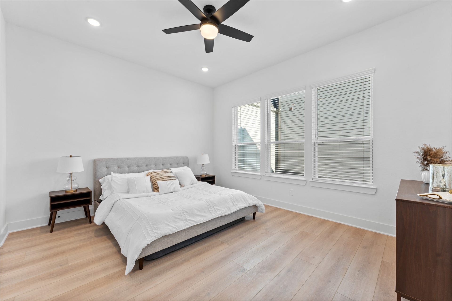 3103 Jensen Dr, #B, Houston, TX 77026 3103 Jensen Dr, #B, Houston, TX 77026