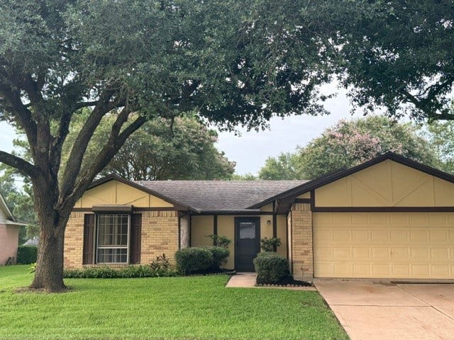 Property photo for 3307 S Peach Hollow Circle, Pearland, TX