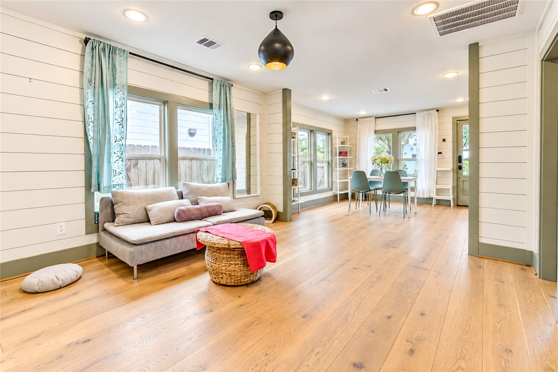 3819 Baden Street, Houston, TX 77009