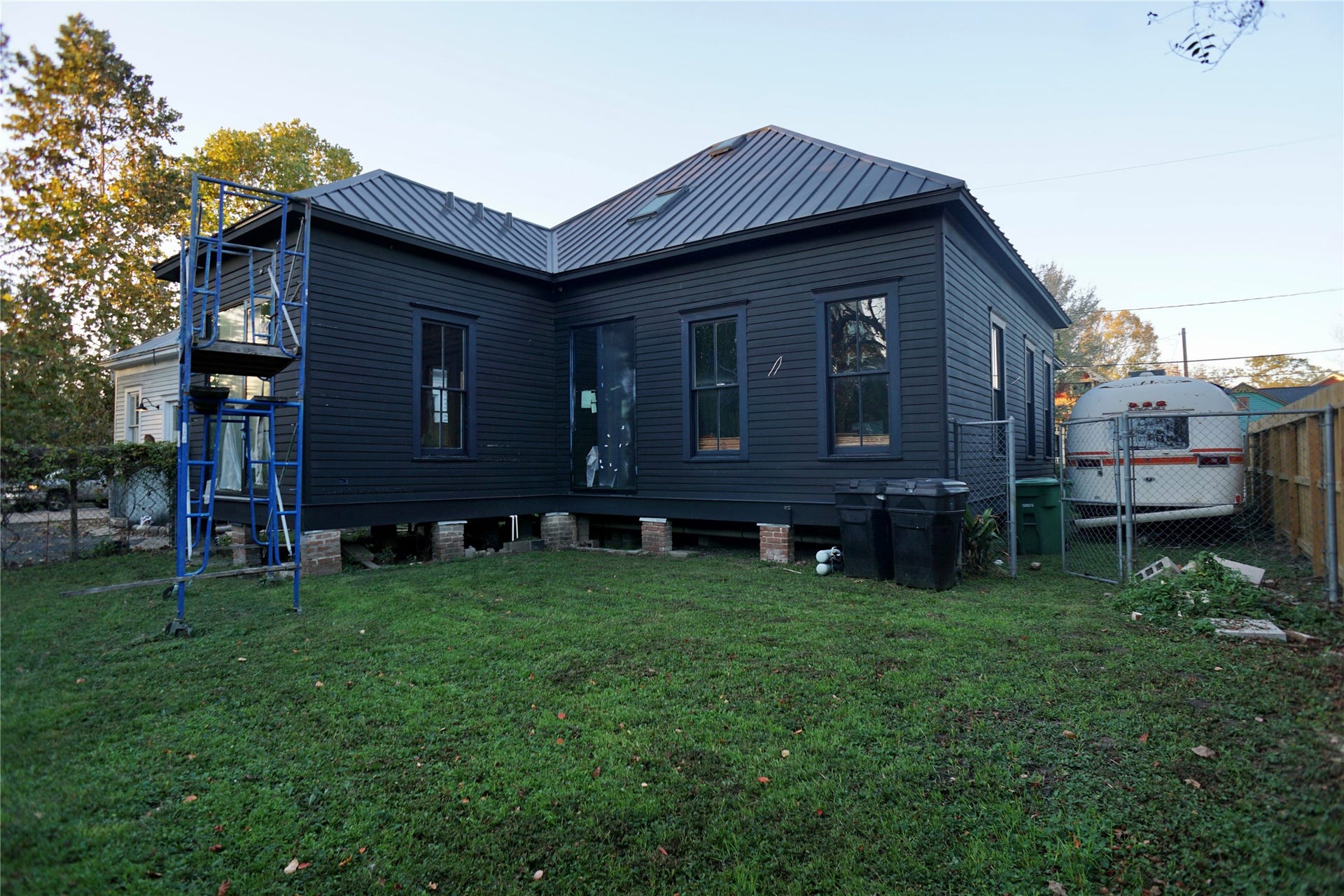 2215 Kane Street, Houston, TX 77007 2215 Kane Street, Houston, TX 77007