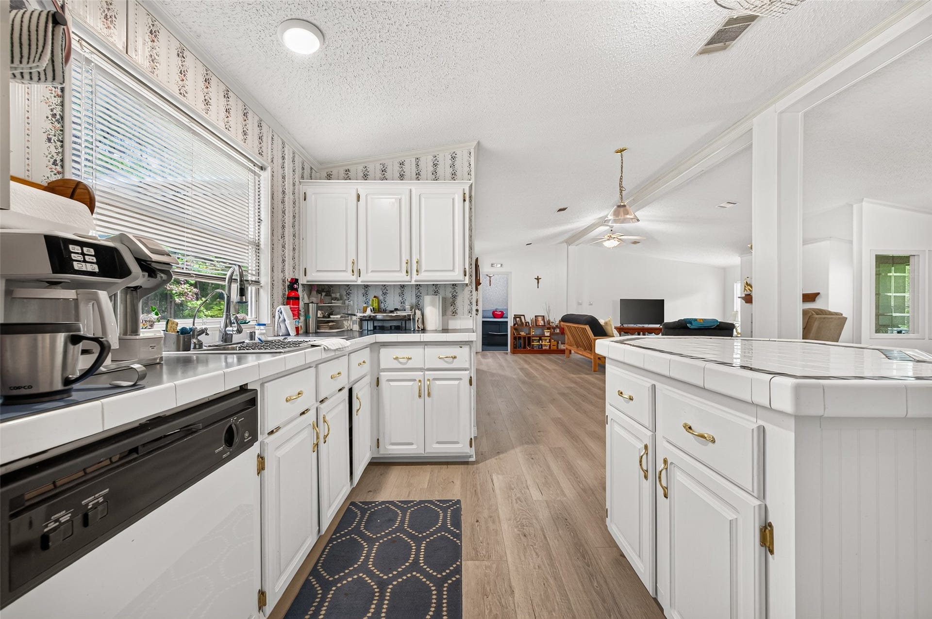 189 Hall Drive S, Montgomery, TX 77316 189 Hall Drive S, Montgomery, TX 77316