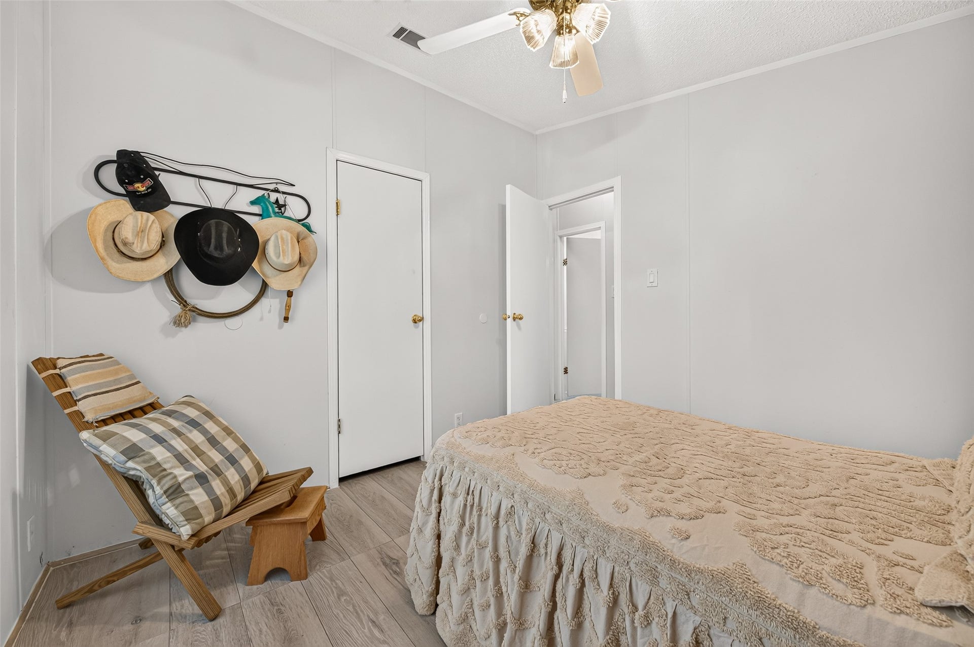 189 Hall Drive S, Montgomery, TX 77316 189 Hall Drive S, Montgomery, TX 77316