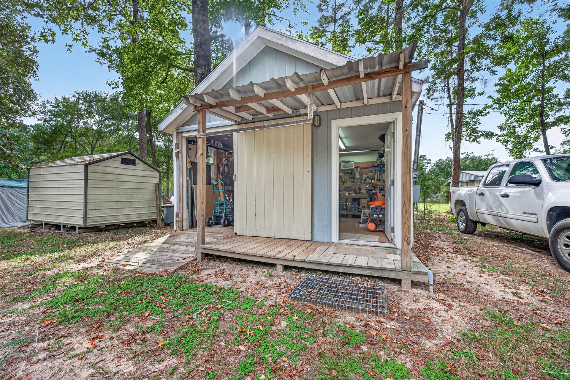 189 Hall Drive S, Montgomery, TX 77316 Shop with Electrical