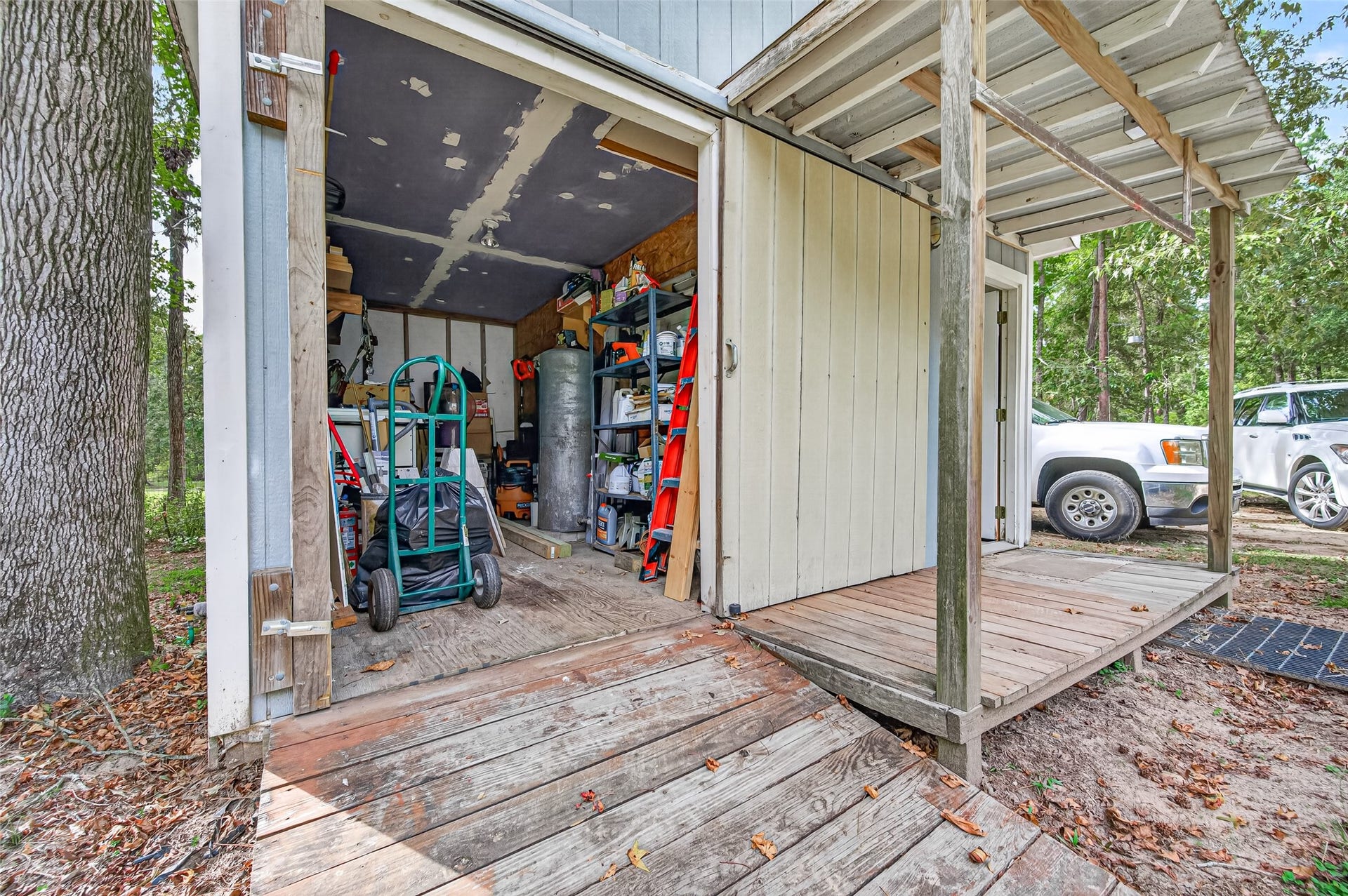 189 Hall Drive S, Montgomery, TX 77316 Shop with Electrical