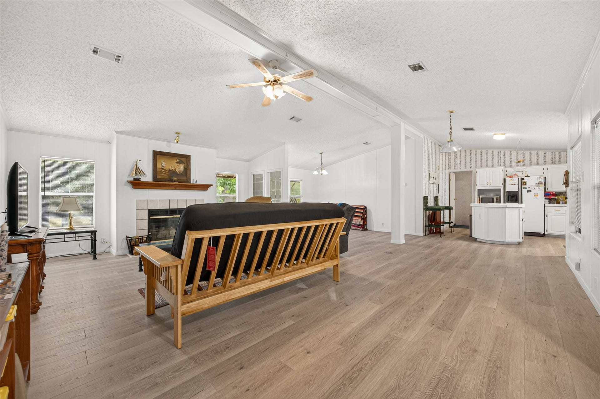 189 Hall Drive S, Montgomery, TX 77316 189 Hall Drive S, Montgomery, TX 77316