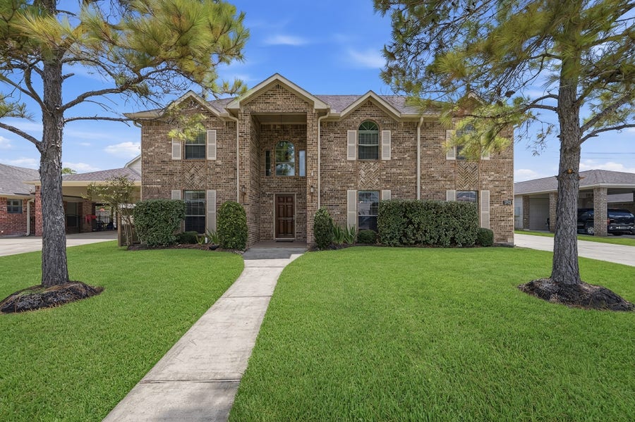 Property photo for 2303 Casa Grande Drive, League City, TX