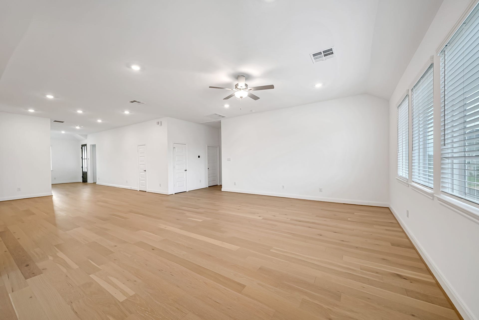 20638 Dynamic Court, Humble, TX 77338 Commuting is a breeze with easy access to Downtown Houston, Bush Intercontinental Airport, and surrounding employment centers. Humble ISD.