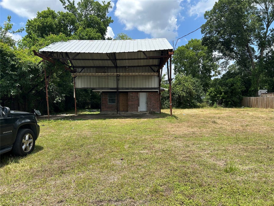 Property photo for 8125 Tidwell Road, Houston, TX