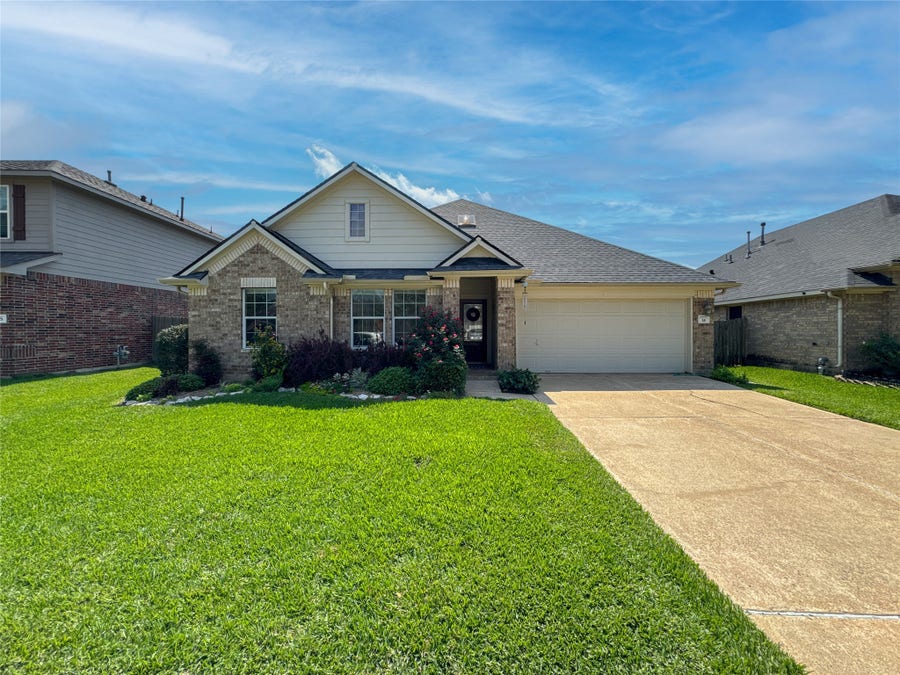 Property photo for 14 Palmdale Lane, Manvel, TX
