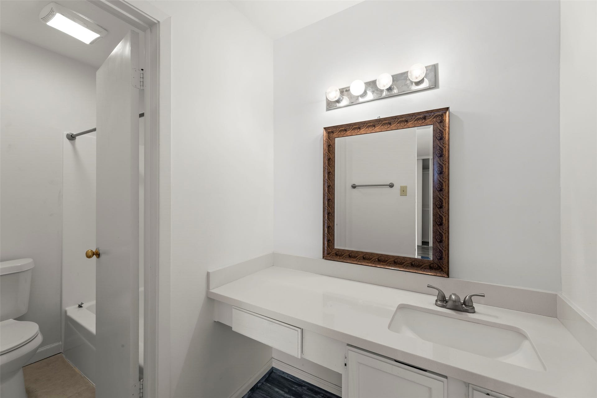 12839 Briarwest Circle, Houston, TX 77077 12839 Briarwest Circle, Houston, TX 77077