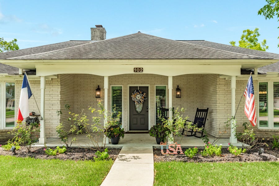 Property photo for 102 Buttercup Street, Lake Jackson, TX