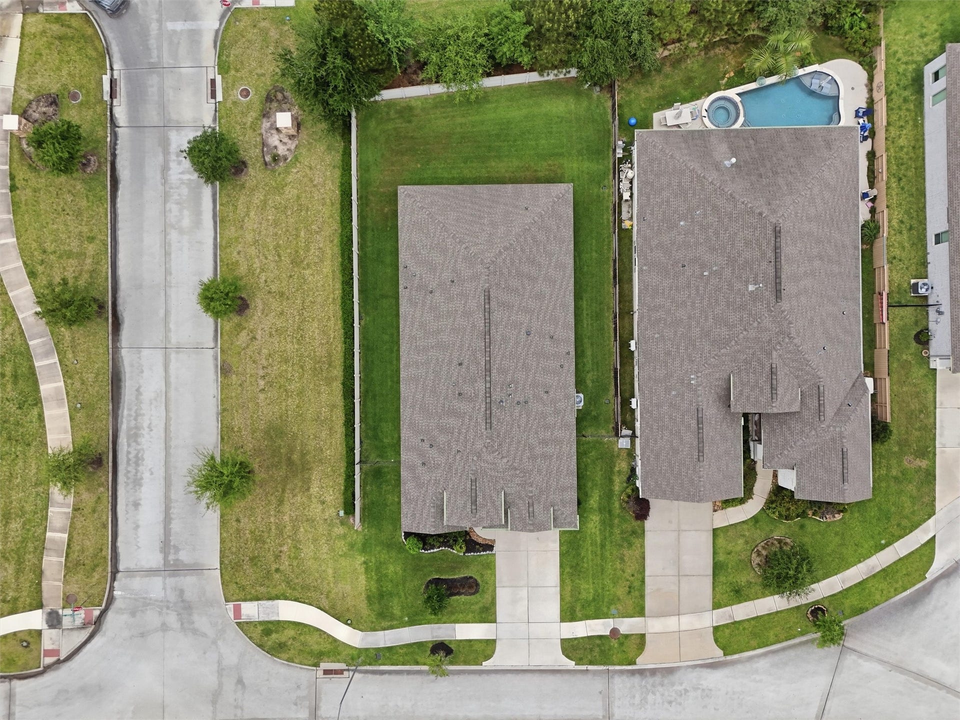 Discover a spacious property with a large backyard, perfect for outdoor activities. Situated in a well-maintained neighborhood, the home features a private driveway and easy access to community amenities.