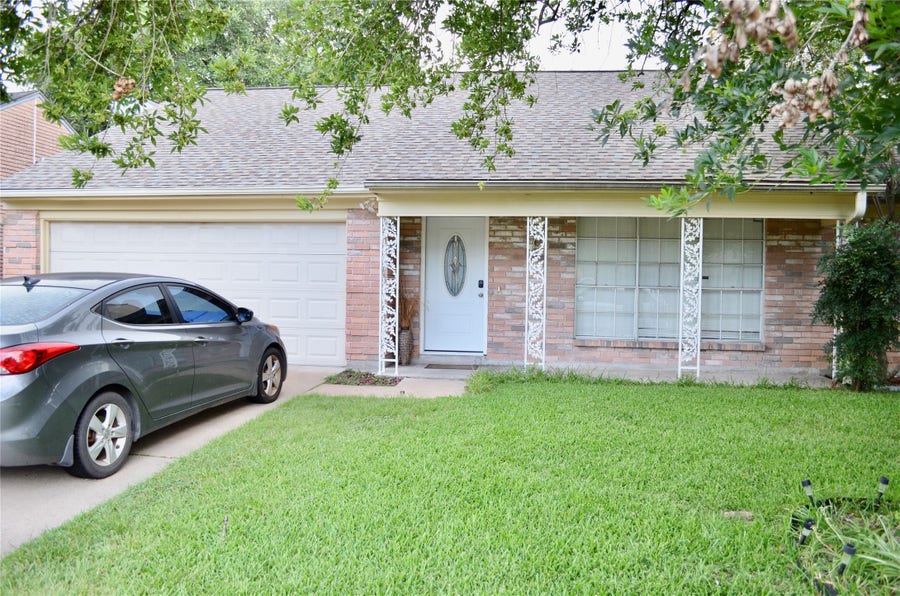 Property photo for 10506 Saddlehorn Trail, Houston, TX