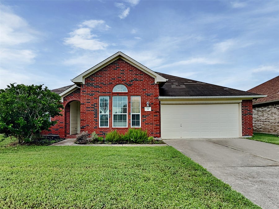 Property photo for 311 Green Isle Avenue, Dickinson, TX