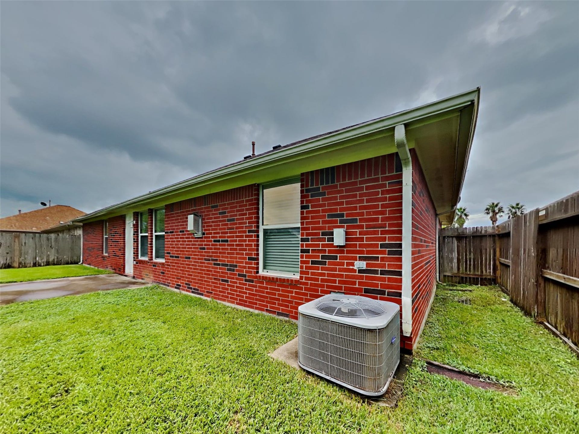311 Green Isle Avenue, Dickinson, TX 77539
