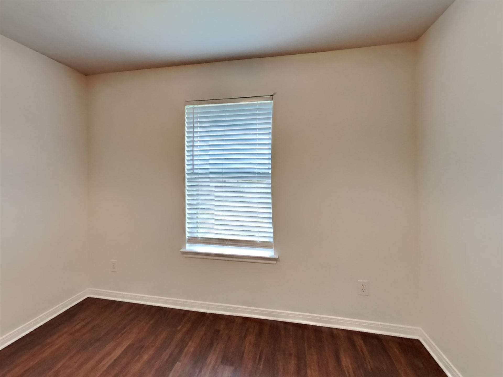 311 Green Isle Avenue, Dickinson, TX 77539