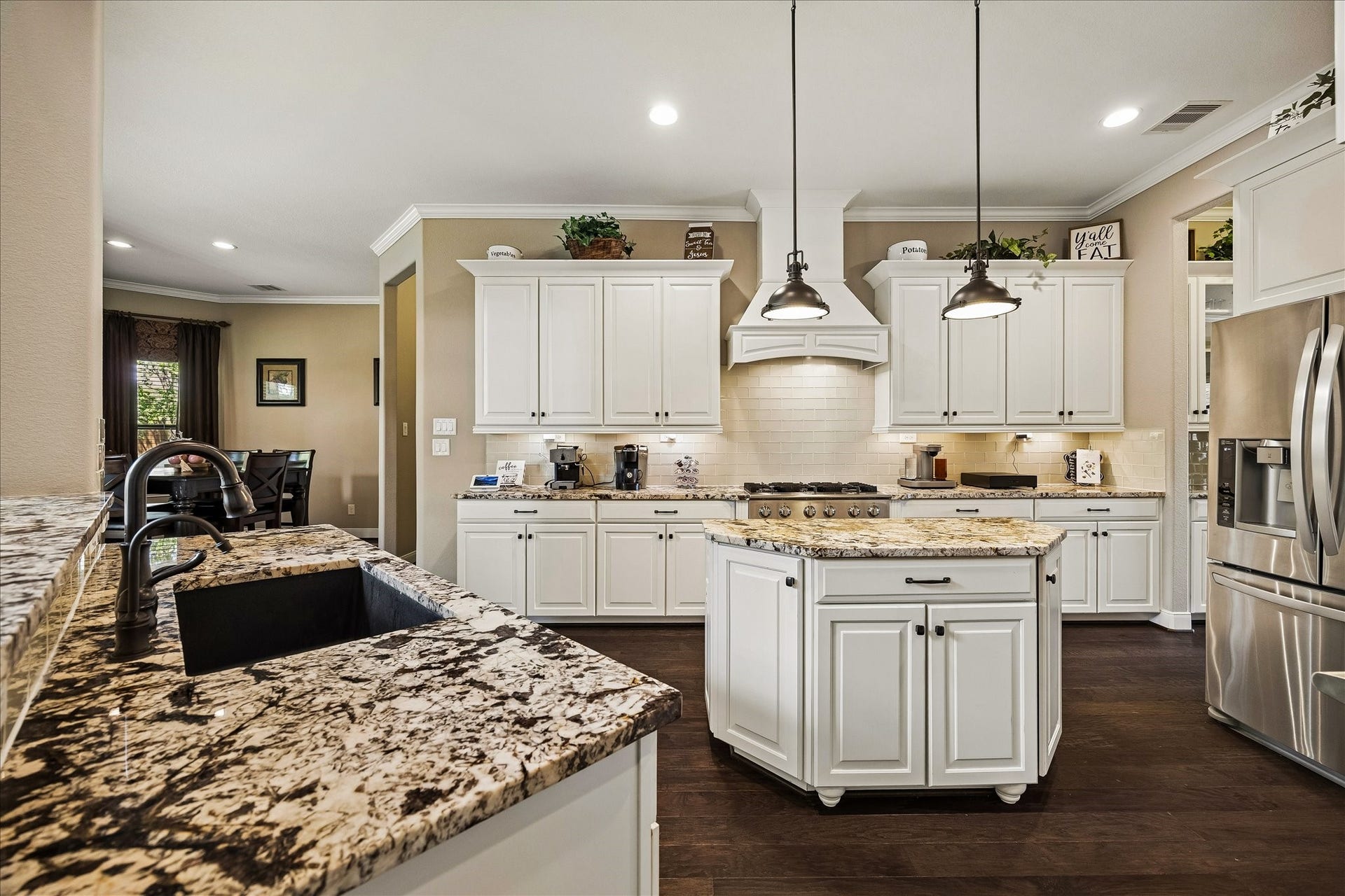 17427 Stonebrook Run Court, Tomball, TX 77375 This is a kitchen built for more than one cook. Generous prep space and a center island leave room for cooking, serving and gathering without turning dinner prep into a traffic jam.