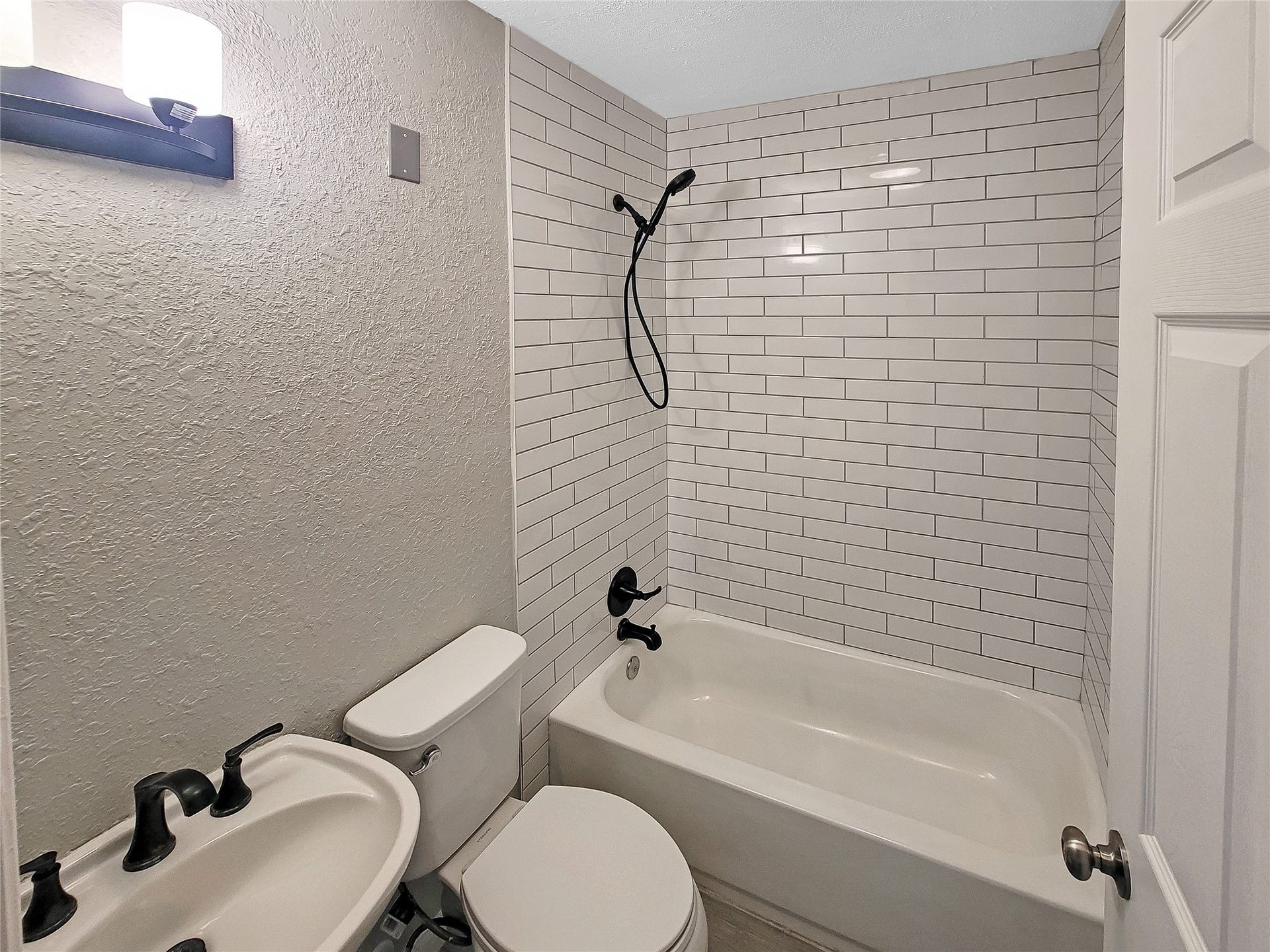 121 Wisteria Street, Lake Jackson, TX 77566 121 Wisteria Street, Lake Jackson, TX 77566