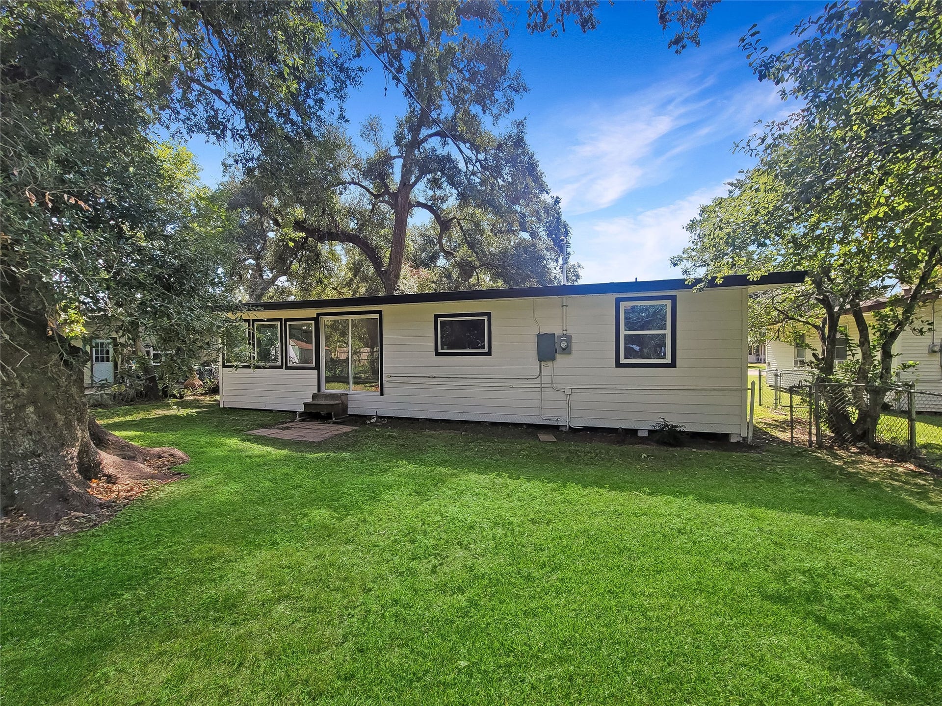 121 Wisteria Street, Lake Jackson, TX 77566 121 Wisteria Street, Lake Jackson, TX 77566