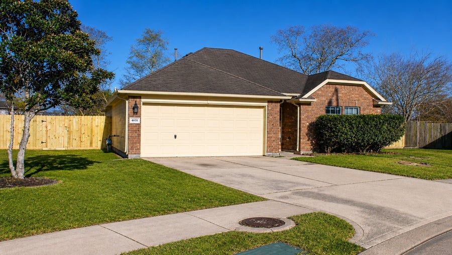 Property photo for 4031 Raspberry Court, Dickinson, TX