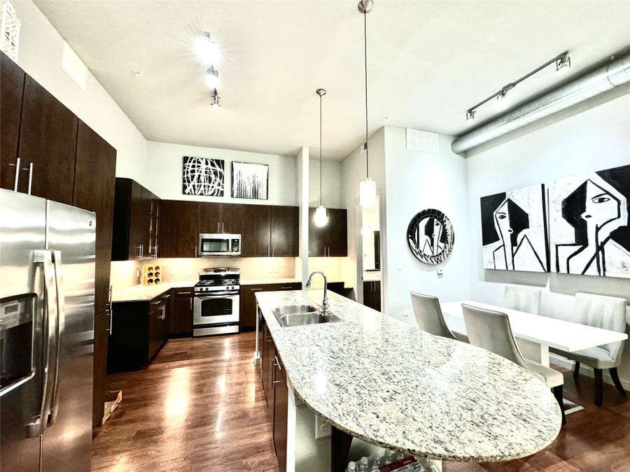 Property photo for 2525 Mccue st Road, #201, Houston, TX