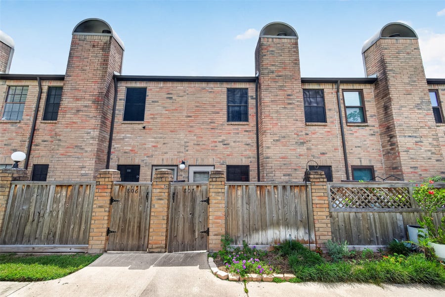 Property photo for 9850 Pagewood Lane, #807, Houston, TX