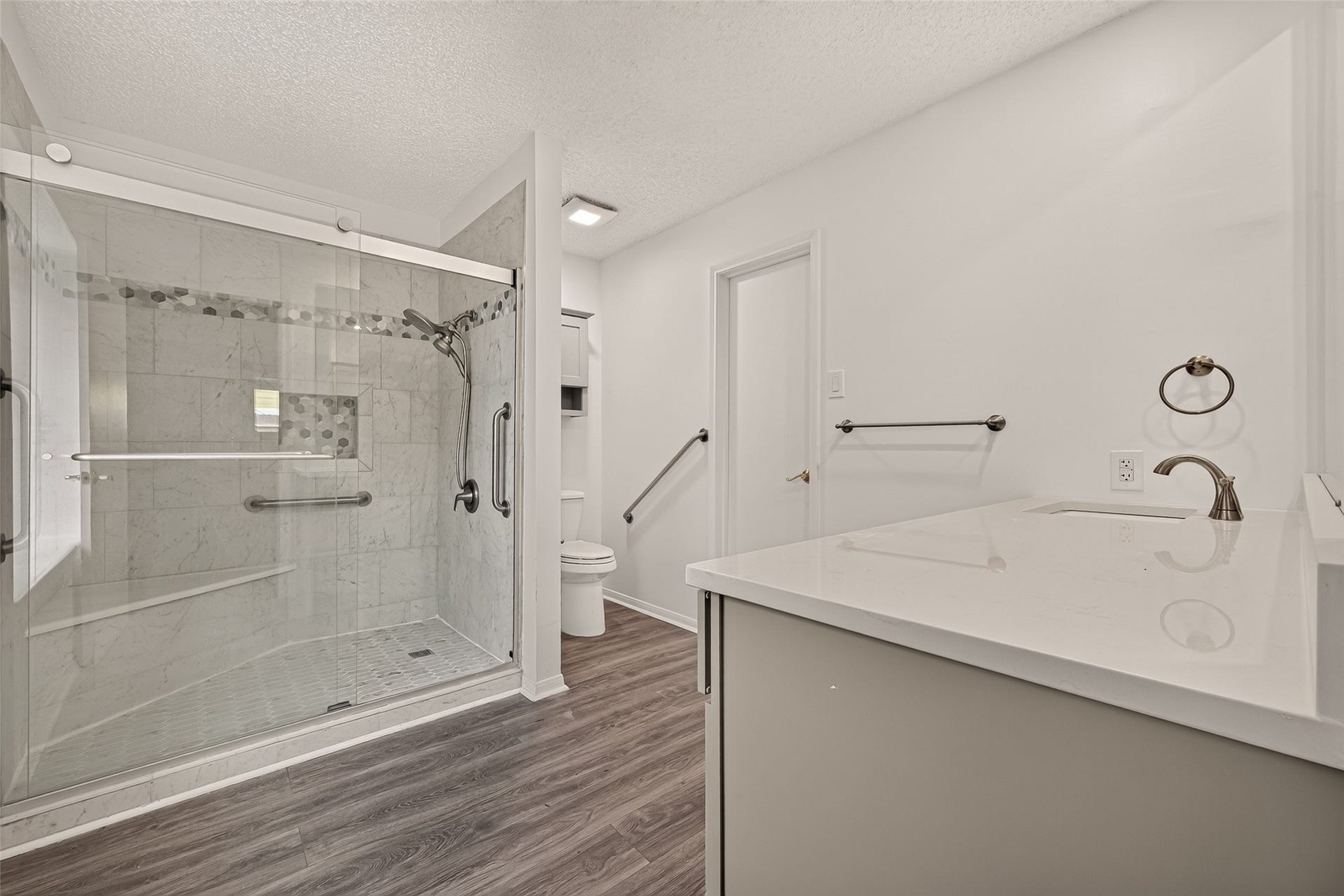 12838 Ashford Knolls Drive, Houston, TX 77082 Master Bathroom