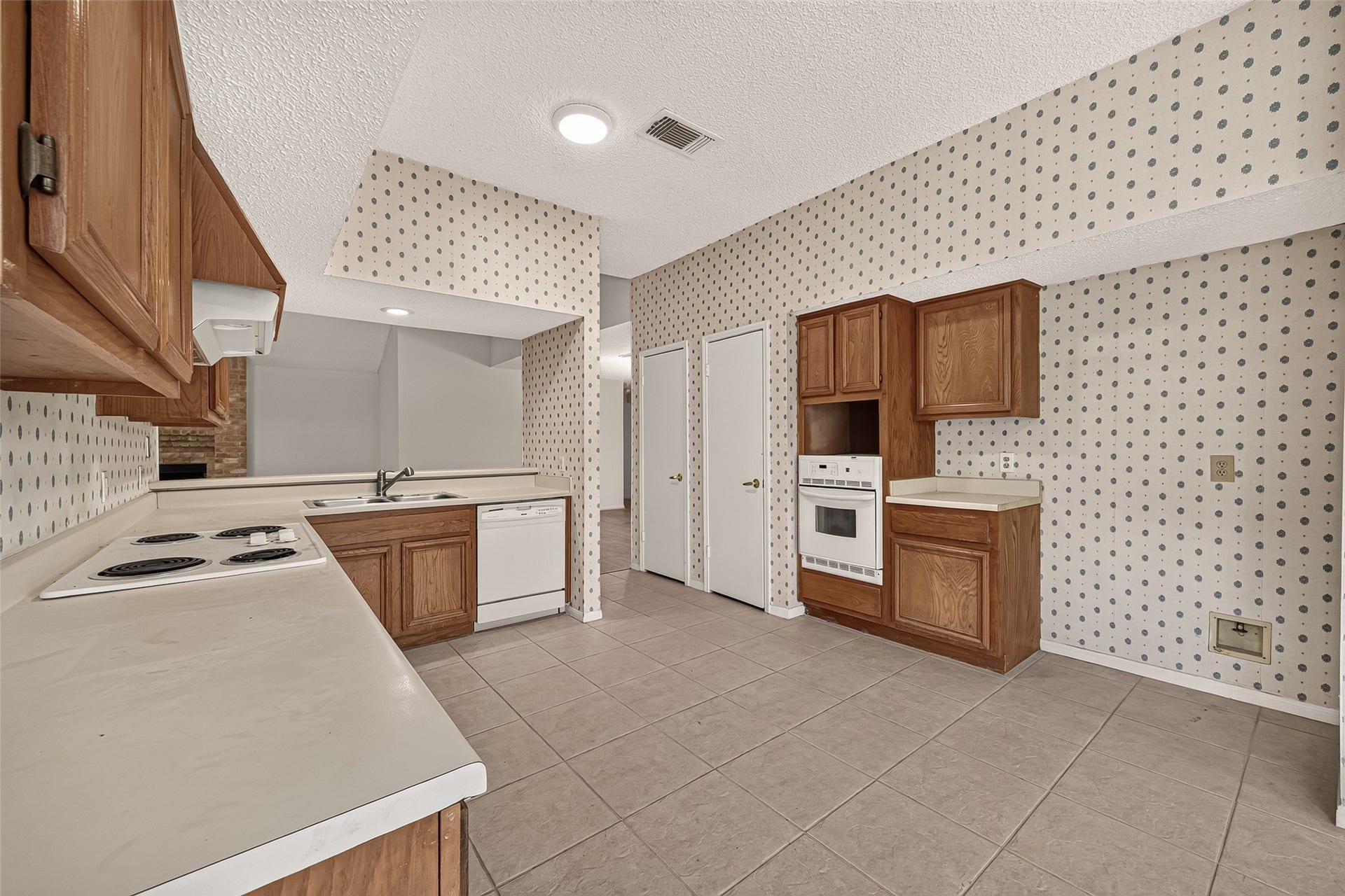12838 Ashford Knolls Drive, Houston, TX 77082 Kitchen