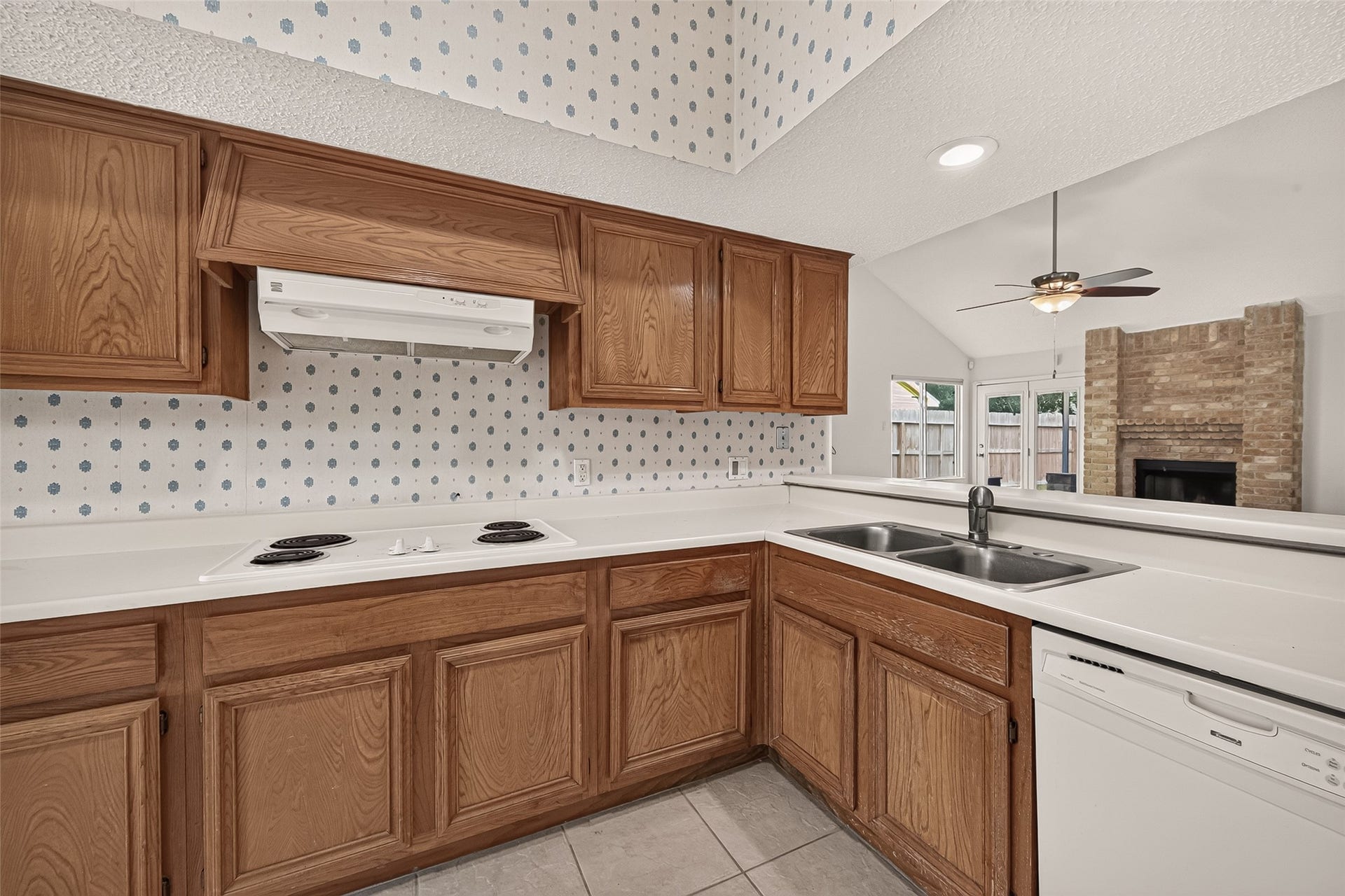 12838 Ashford Knolls Drive, Houston, TX 77082 Kitchen