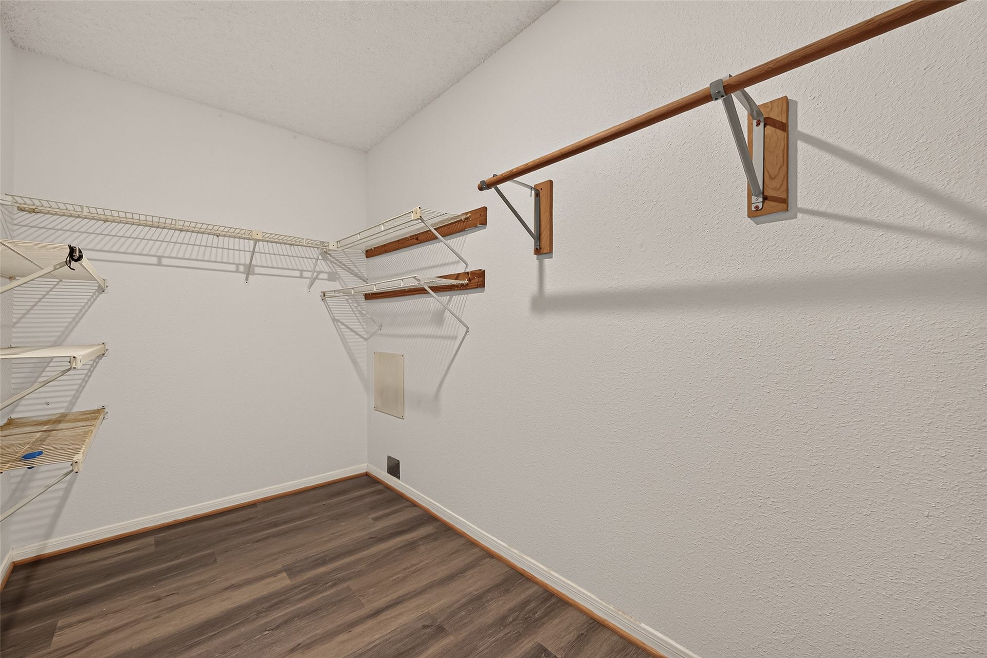 12838 Ashford Knolls Drive, Houston, TX 77082 Master Closet
