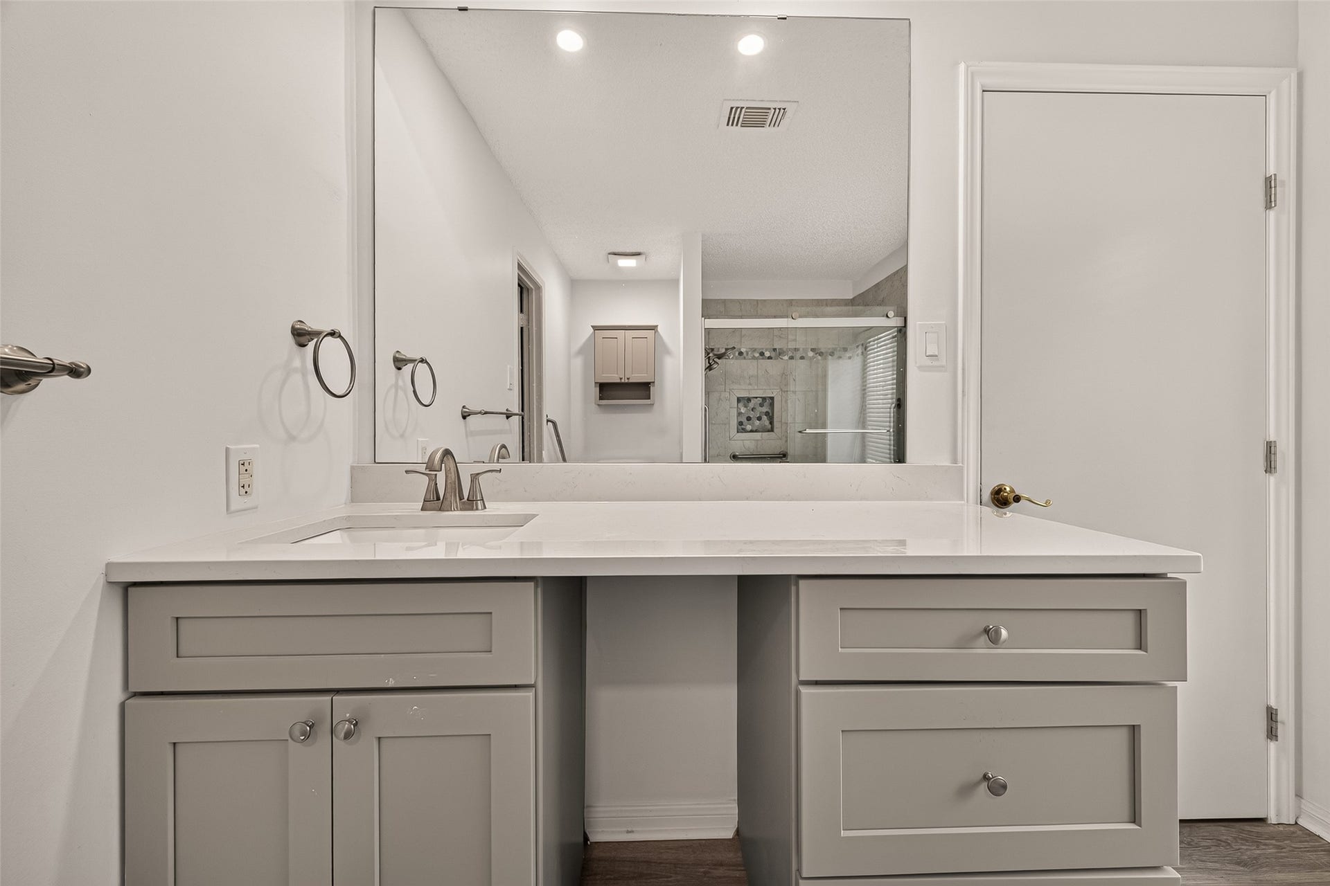 12838 Ashford Knolls Drive, Houston, TX 77082 Master Bathroom