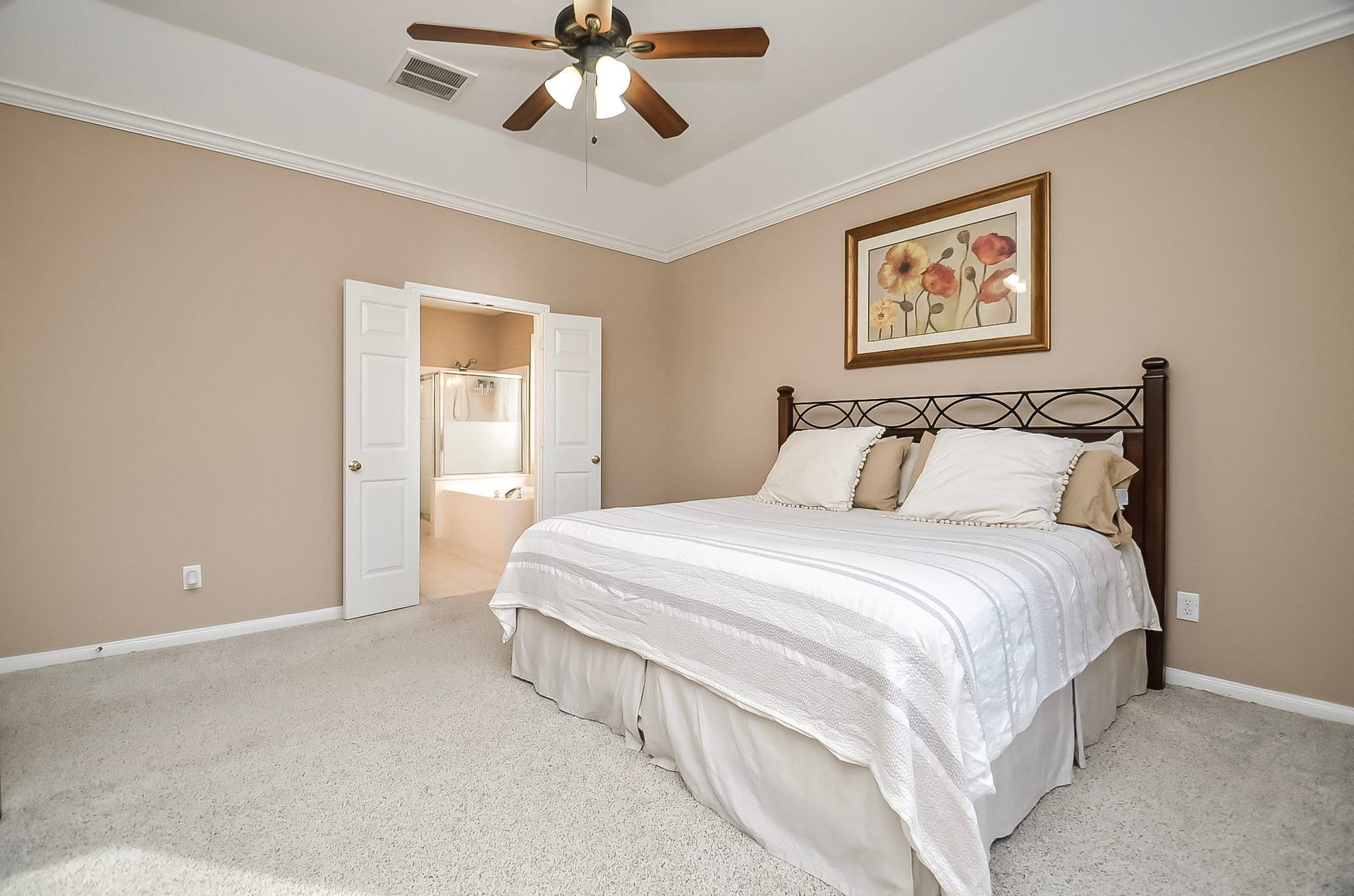 1727 Maryvale Drive, Katy, TX 77494 This space has just been freshly painted.