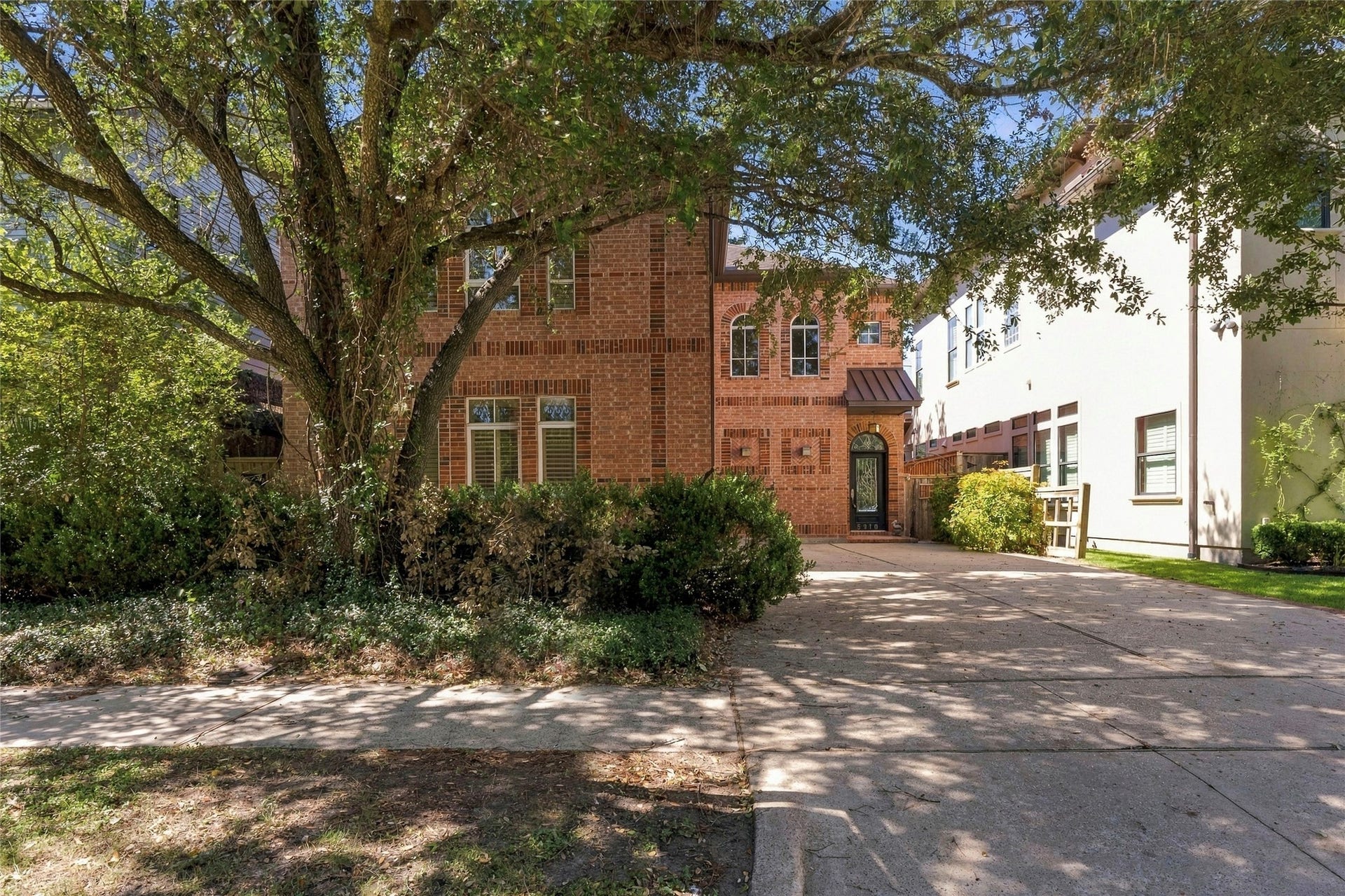 5910 Lake Street, Houston, TX 77005 5910 Lake Street, Houston, TX 77005