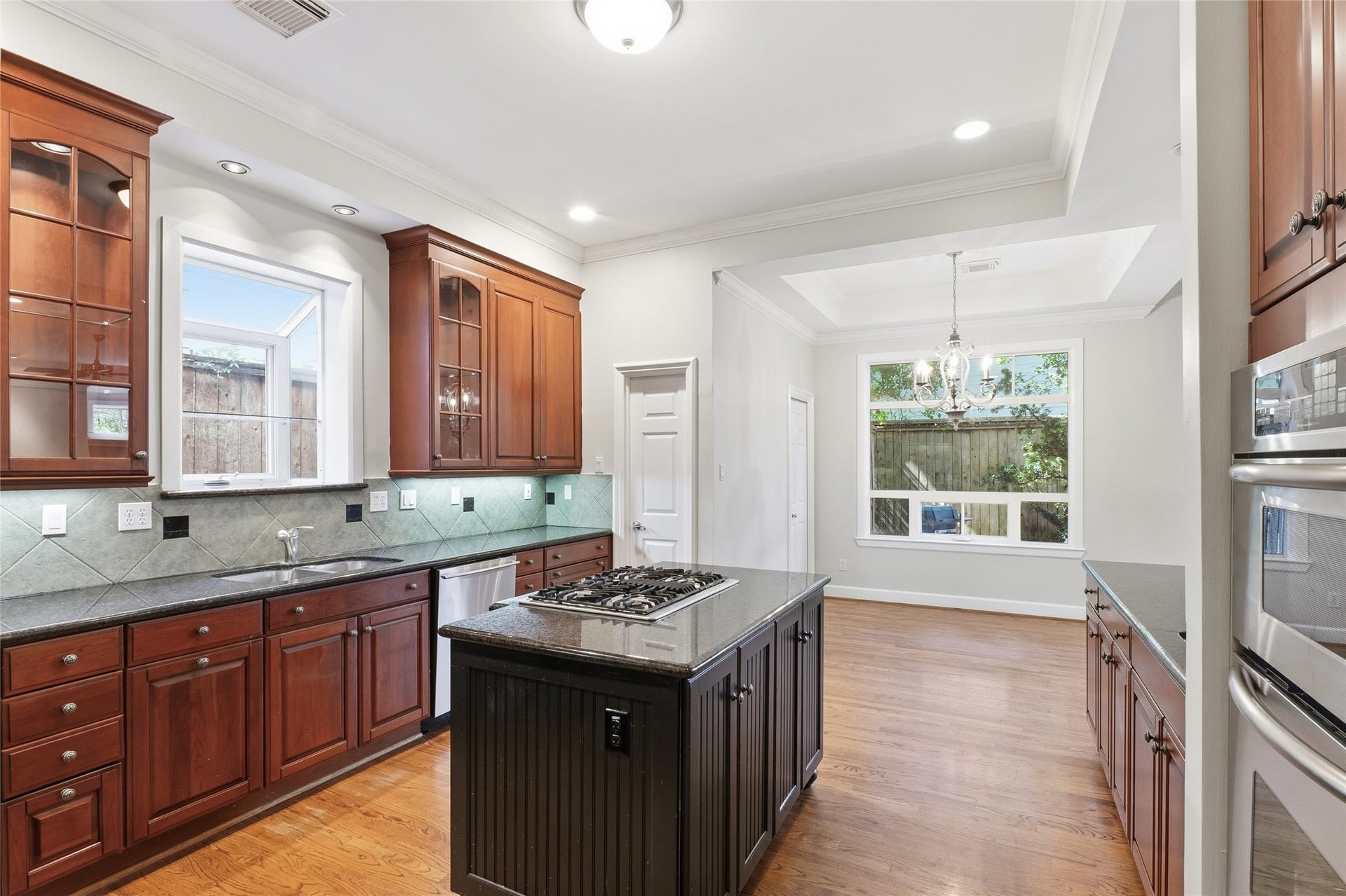 5910 Lake Street, Houston, TX 77005 5910 Lake Street, Houston, TX 77005