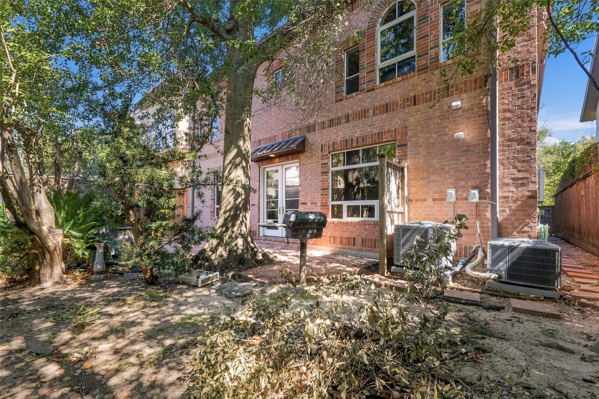 5910 Lake Street, Houston, TX 77005 5910 Lake Street, Houston, TX 77005