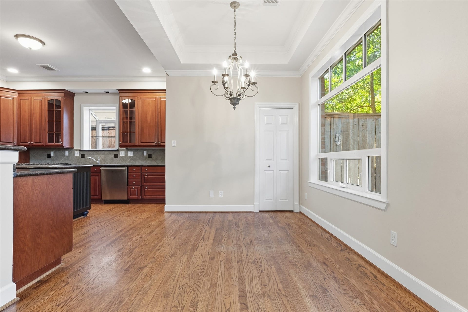 5910 Lake Street, Houston, TX 77005 5910 Lake Street, Houston, TX 77005
