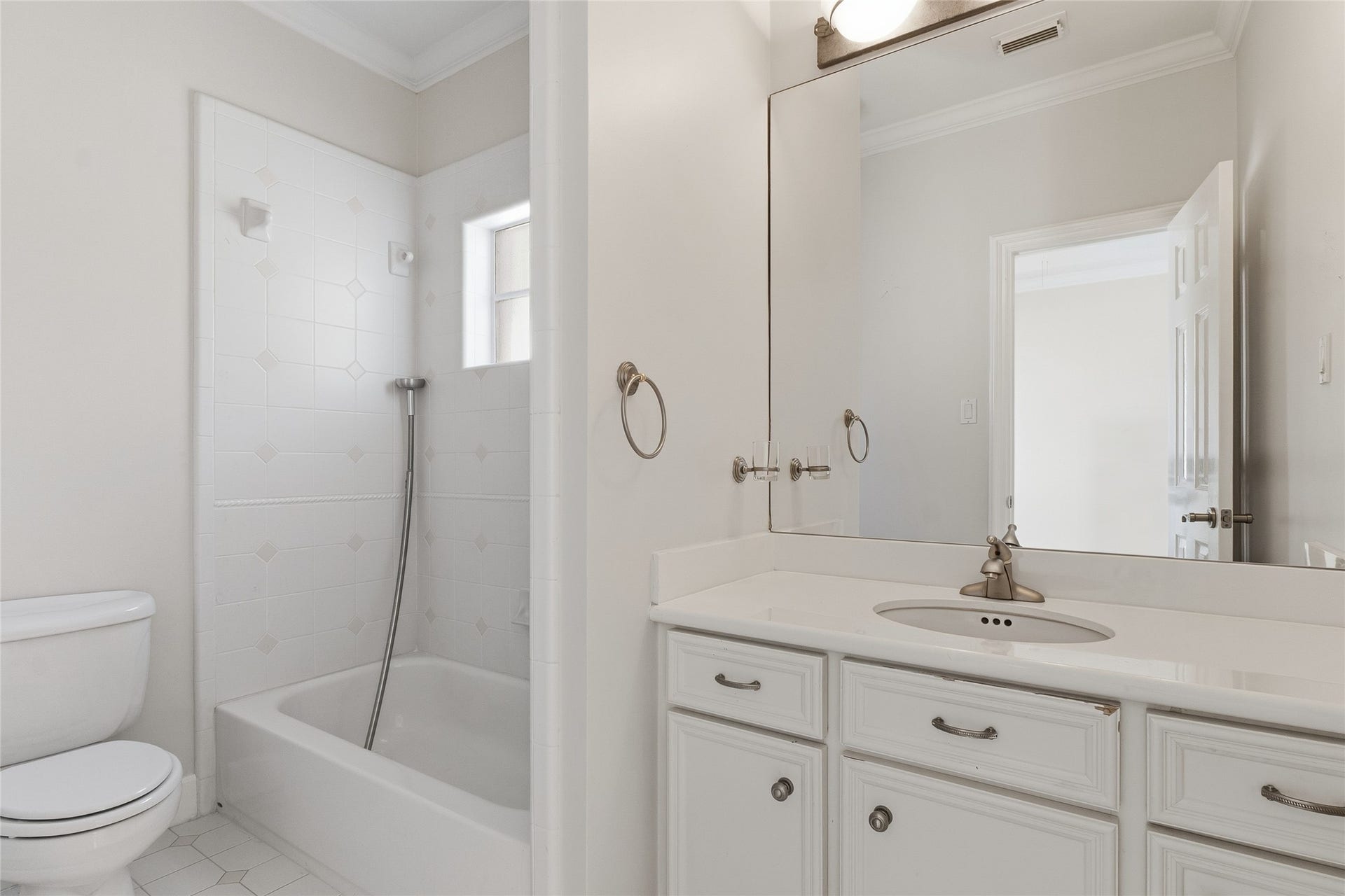 5910 Lake Street, Houston, TX 77005 5910 Lake Street, Houston, TX 77005