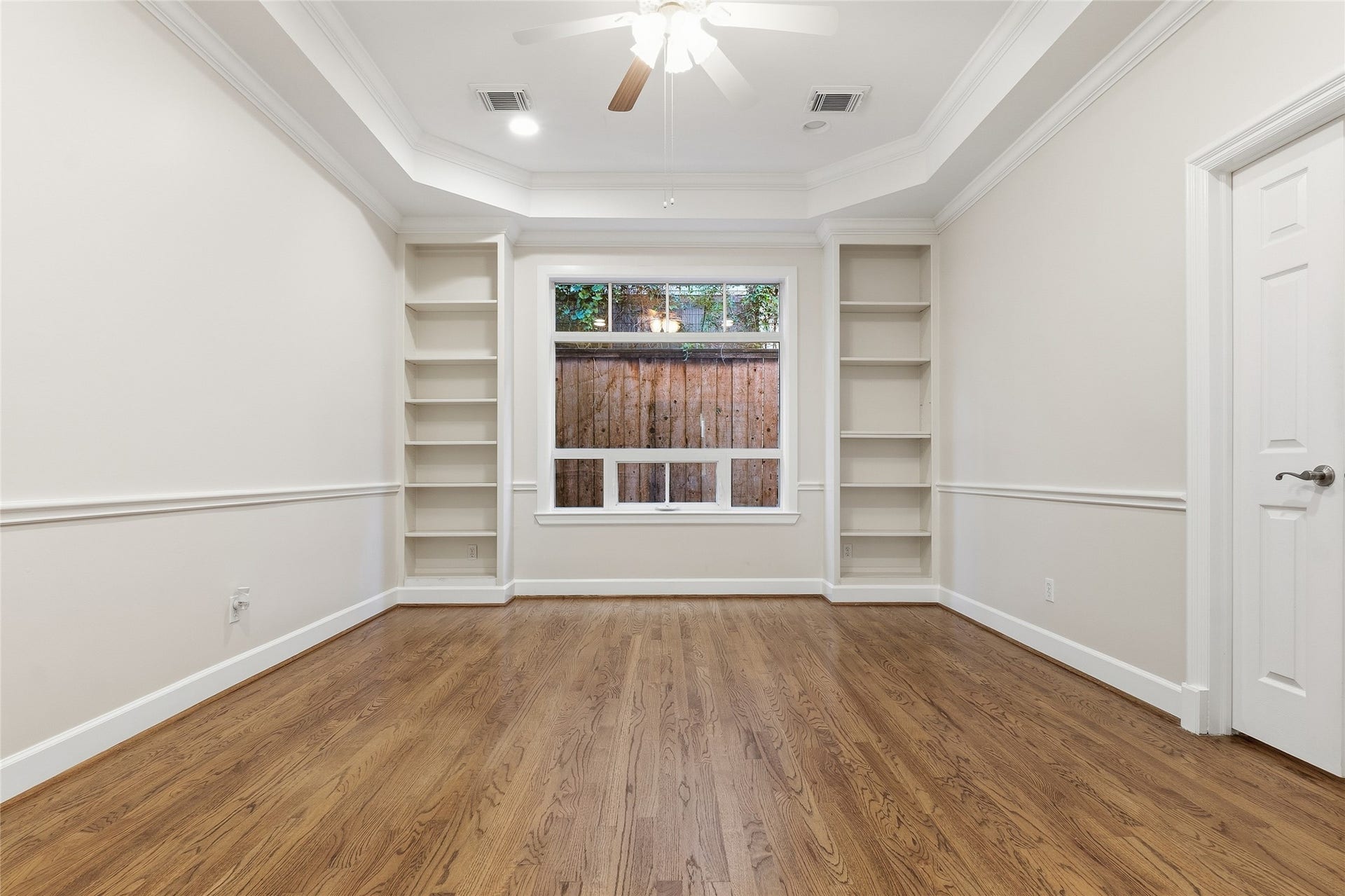 5910 Lake Street, Houston, TX 77005 5910 Lake Street, Houston, TX 77005
