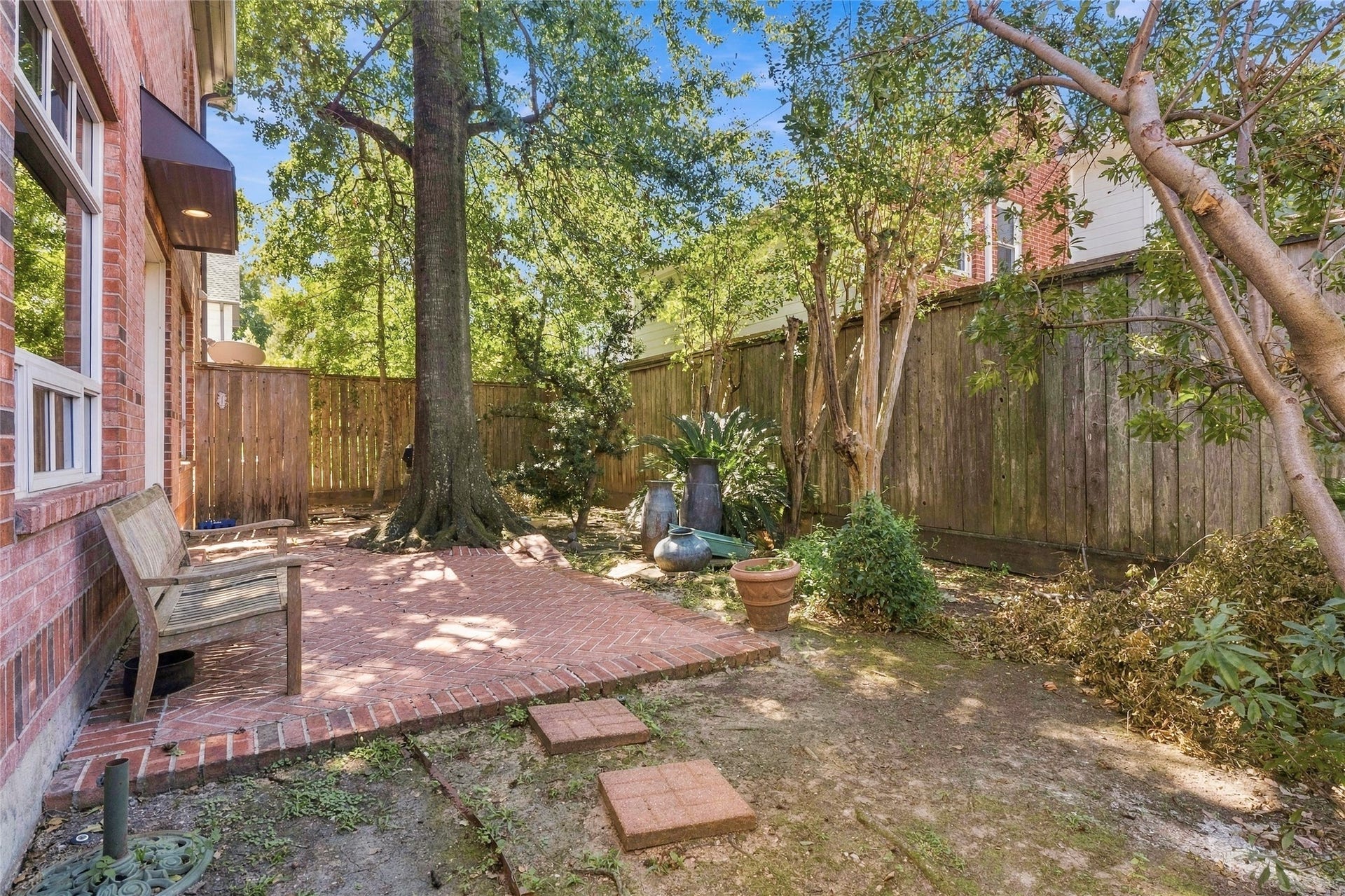 5910 Lake Street, Houston, TX 77005 5910 Lake Street, Houston, TX 77005