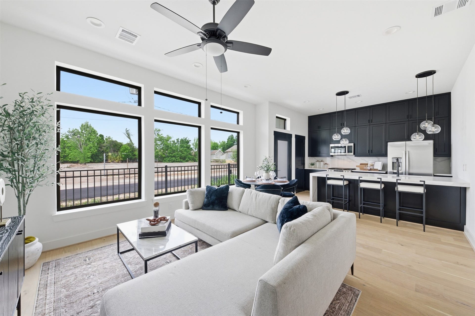 4603 Harrisburg Boulevard, #C, Houston, TX 77011 4603 Harrisburg Boulevard, #C, Houston, TX 77011