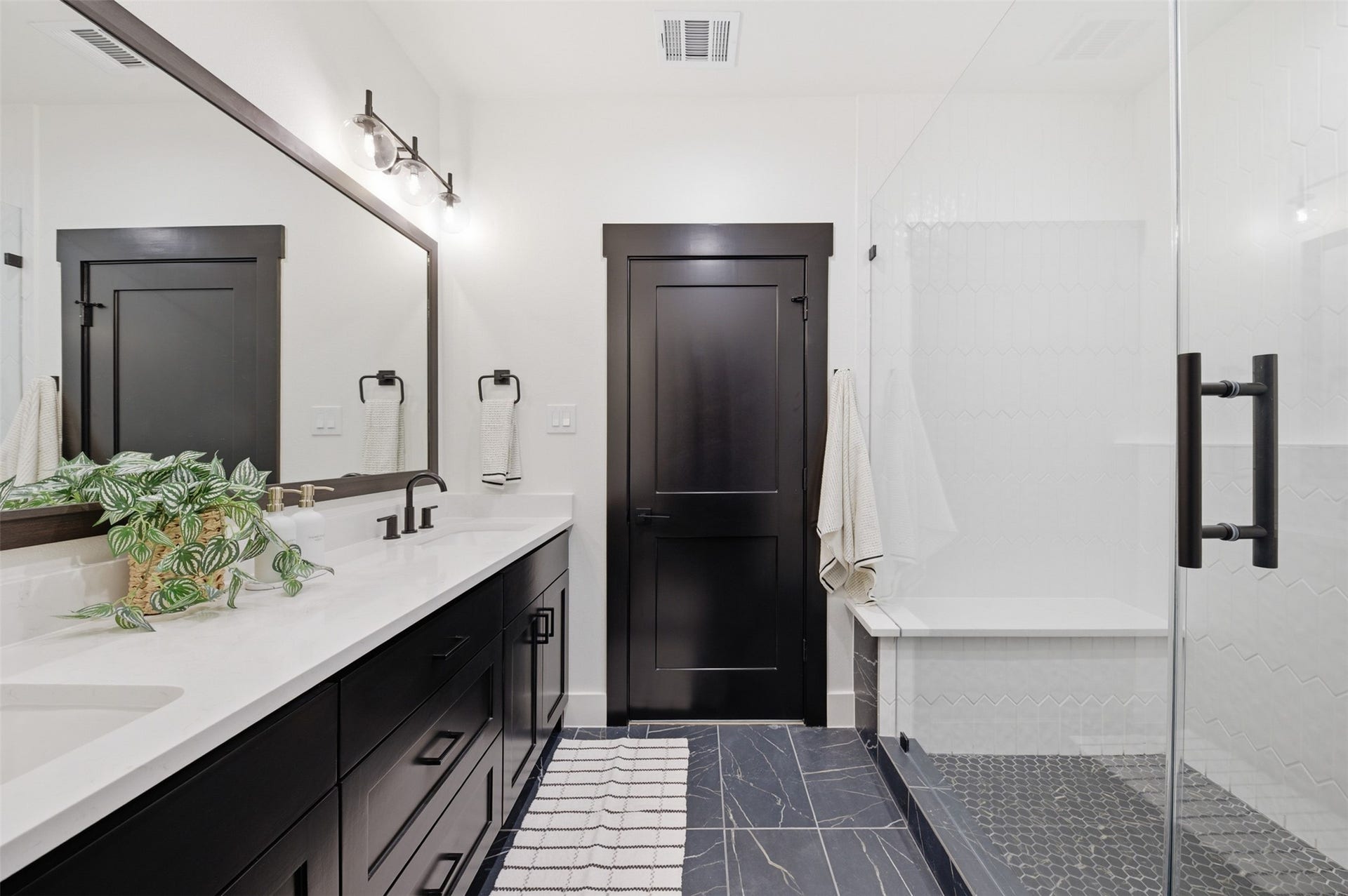 4603 Harrisburg Boulevard, #C, Houston, TX 77011 4603 Harrisburg Boulevard, #C, Houston, TX 77011
