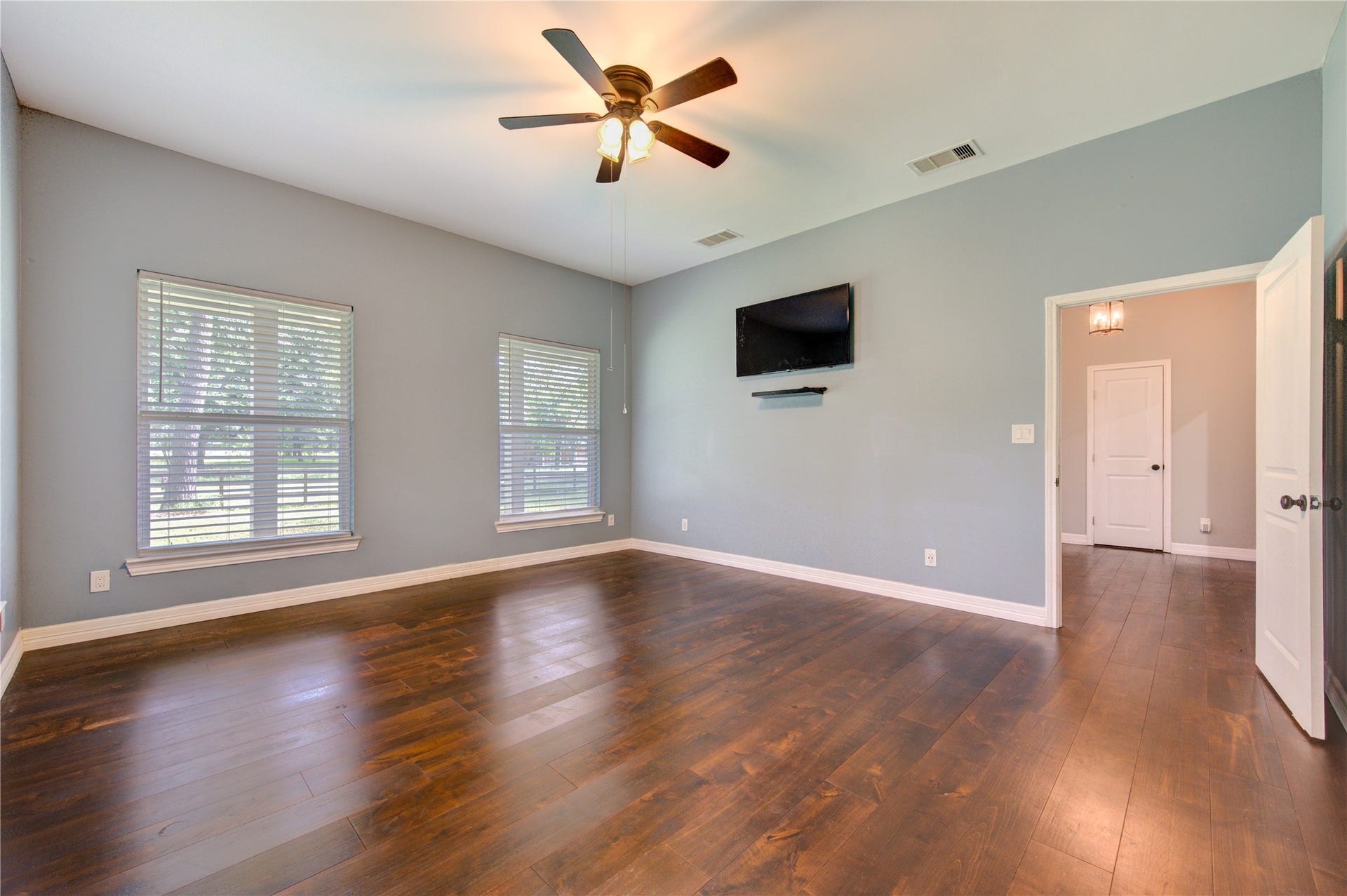20531 Faye Street, Tomball, TX 77377 Primary bedroom without virtual staging.