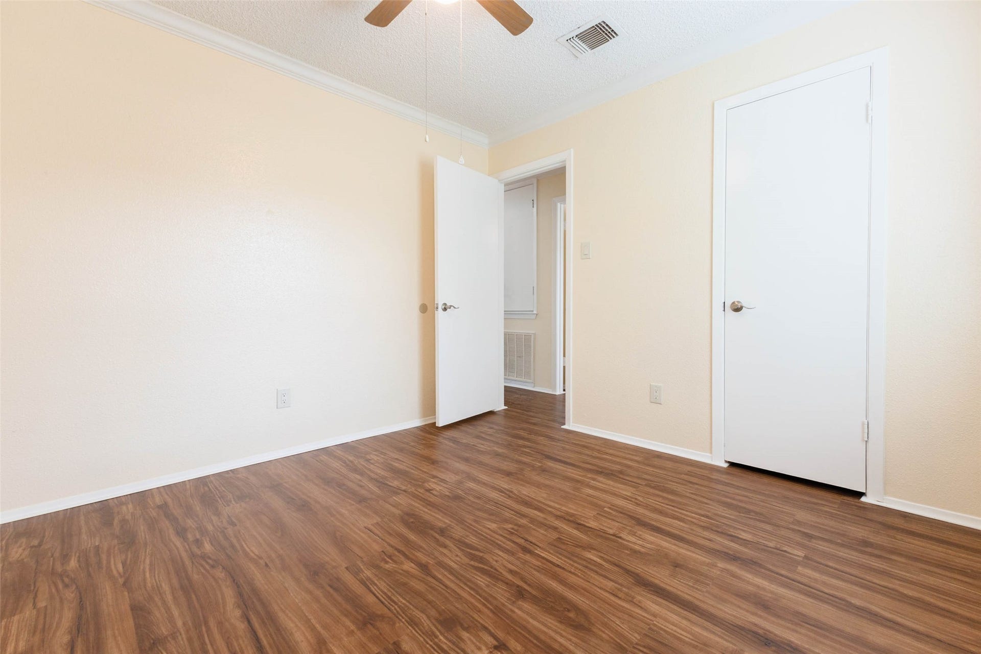 5614 Briarwood Forest Drive, Houston, TX 77088 5614 Briarwood Forest Drive, Houston, TX 77088